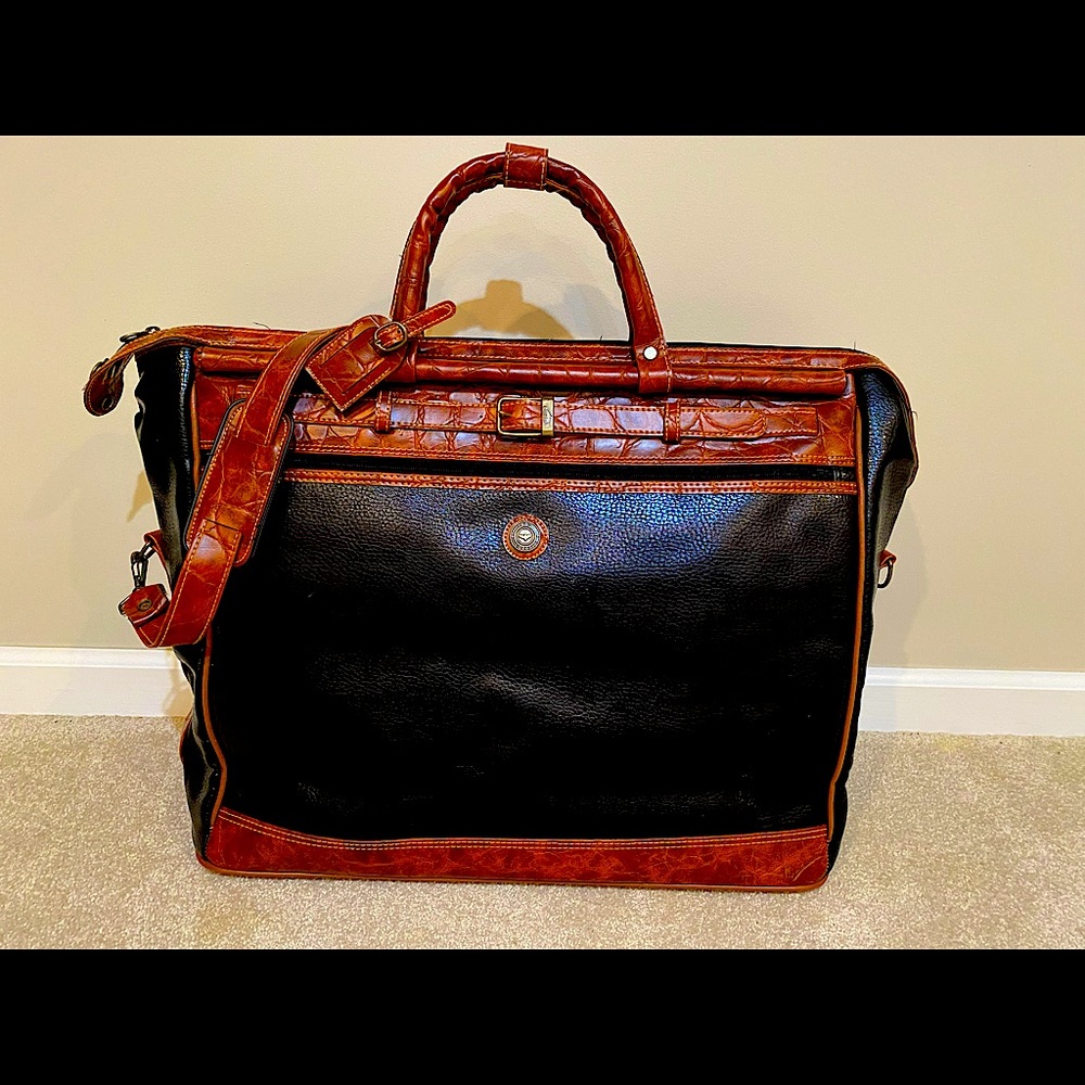 Capezio leather messenger bag